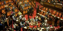 Decreto sicurezza verso l’approvazione definitiva. Le opposizioni protestano in Senato