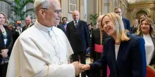 Papa Leone XIV: «Pochi ricchi e povertà estese: i governi pongano rimedio»