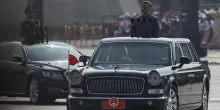 Il vestito alla Mao e la limousine vintage, tutta la simbologia della parata di Xi Jinping
