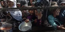 La rabbia di Gaza: «Vogliamo l’accordo». Israele attacca Macron: «La sua crociata favorisce i terroristi»