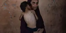 Gaza, 19 persone morte di fame nelle ultime 24 ore. Bombardamenti dell’Idf in Yemen
