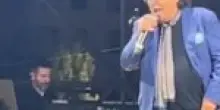 Bufera social su Al Bano: accusato di body shaming durante un concerto – IL VIDEO