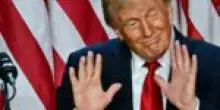 Trump vieta i viaggi negli Usa da 12 Paesi, stop ai visti per gli stranieri ad Harvard