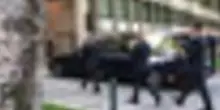 Aperta camera ardente di Giorgio Armani: decine in coda