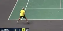 Alcaraz in confusione totale, cosa gli ripetono dal suo angolo