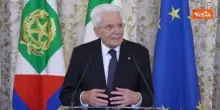Mattarella: "E' motivo di rammarico che alcuni teatri chiudano"