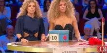 Affari tuoi, ormone impazzito per le gemelle Giorgia e Chiara: "Mi sono innamorato"