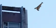 Droni russi abbattuti in Polonia. Varsavia, chiuso l'aeroporto. "In contatto con la Nato"