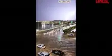 Clima impazzito, strade come fiumi in Arabia Saudita