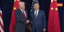 Lo storico incontro tra Trump e Xi Jinping in Corea del Sud. Ecco la stretta di mano