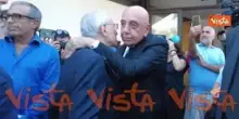 L'abbraccio tra Dell'Utri e Galliani al funerale di Emilio Fede