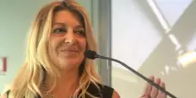 Ilaria Salis, Elisabetta Brunelli va ad ascoltarla a Bologna e viene aggredita