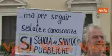 "Presidente, il popolo ha fame. Mangino pastarelle", i cartelli al corteo della Cgil a Roma