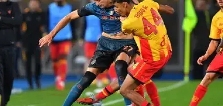 Serie A, il Napoli supera il Lecce e allunga in vetta