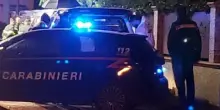 Torna a casa e la trova svaligiata dai ladri: muore davanti alla moglie