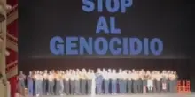 Milano, sceneggiata alla Scala: bandiera della Palestina e "Stop al genocidio"