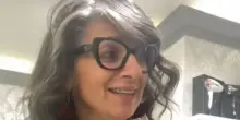Francesca Albanese fa lo spot al parrucchiere e tace su Trump: il video della figuraccia