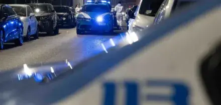 Milano due giovanissimi accoltellati nella notte: uno è in pericolo di vita. Sospetti su una banda di nordafricani"