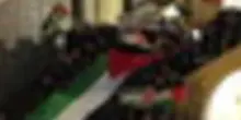 Piazzetta di Capri gremita per il flash mob pro Palestina