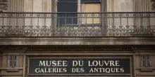 Louvre, il furto del secolo: secondo voi c'è stato un complice interno al museo?