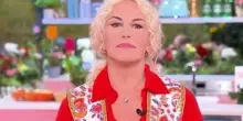 Antonella Clerici interrompe "E' sempre mezzogiorno" per Gaza: scoppia il caso