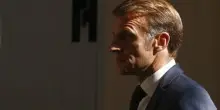 Emmanuel Macron travolto dalla crisi di governo: "Ora destituirlo"