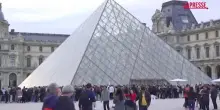 Francia, riapre il Louvre a tre giorni dal furto