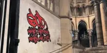 Canterburby, l'oltraggio: mostra di graffiti in chiesa