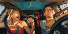 Estate 2025, l’auto domina i viaggi degli italiani
