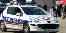 Auto sulla folla in Francia: un morto e 5 feriti dopo rissa in locale
