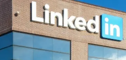 Linkedin utilizzerà i dati degli utenti per addestrare l’Ai generativa. Come negare il consenso
