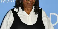 “La Rai sta disinvestendo sull’informazione? Falso”: l’ad Giampaolo Rossi prova a frenare le polemiche. Intrattenimento? Torna Benigni, forse Barbara D’Urso e arriva Whoopy Goldberg a Un Posto al Sole