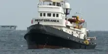 Migranti, multa e fermo alla nave di Mediterranea per aver disobbedito sbarcando a Trapani: “Osceno”