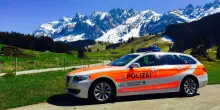 “Sono pirati della strada”: polizia svizzera multa due automobiliste italiane per “gravi infrazioni” del codice