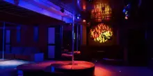 Picchia la fidanzata dopo una lite all’interno di un club per scambisti