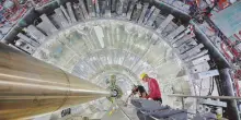 Un’asimmetria tra materia e antimateria, scoperta storica al CERN che potrebbe portare a una nuova Fisica