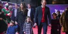 La notte magica di Kate Middleton, George, Charlotte e Louise: la principessa porta i figli a Hogwarts sul set della nuova serie