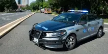 Auto sulla folla a Los Angeles: oltre 30 feriti, cinque in condizioni critiche