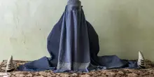 “Vietato studiare all’università i libri scritti dalle donne”: l’ultimo ordine misogino dei Talebani in Afghanistan
