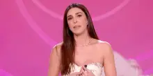 “Lanciava patatine su un gruppo di ragazzi”: Belen Rodriguez furiosa al ristorante, scatta la lite