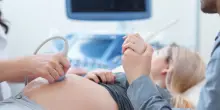 Bimbo nasce senza gambe, il ginecologo condannato a risarcire la famiglia