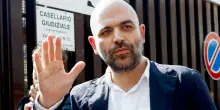 Roberto Saviano: “Storie di una notte? Difficile, mi fido poco. Faccio l’amore meno di quanto vorrei, la sessualità è il mio spazio di libertà”