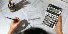 Ancora un anno per recepire la direttiva che vieta il “segreto salariale”: trasparenza sugli stipendi dei colleghi