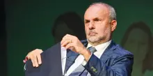 Medici e scienziati contro le nomine “anti-vacciniste” di Schillaci: “Legittima teorie antiscientifiche e offende la memoria dei morti di Covid”