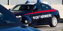 Accoltella il padre, la madre e la sorella di 15 anni: un giovane arrestato a Modena