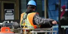 Istat: “A luglio il tasso di disoccupazione scende al 6%”. Meloni rivendica risultati: “Nostre misure efficaci”