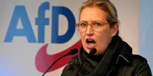 Germania, Afd vola nei sondaggi e supera la Cdu. Scricchiola il “muro di protezione” per escludere i populisti di Alice Weidel