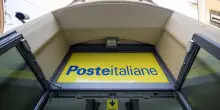 Multa da 4 milioni dell’Antitrust a Poste italiane: “Pratica aggressiva sull’accesso ai dati dei clienti Banco Posta e PostePay”