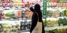 Vendite al dettaglio in aumento ad aprile. Su base annua salgono anche in volume, ma pesa l’effetto Pasqua