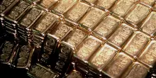 Il prezzo dell’oro crolla a 4.082 dollari l’oncia: battuta d’arresto dopo mesi di rialzi